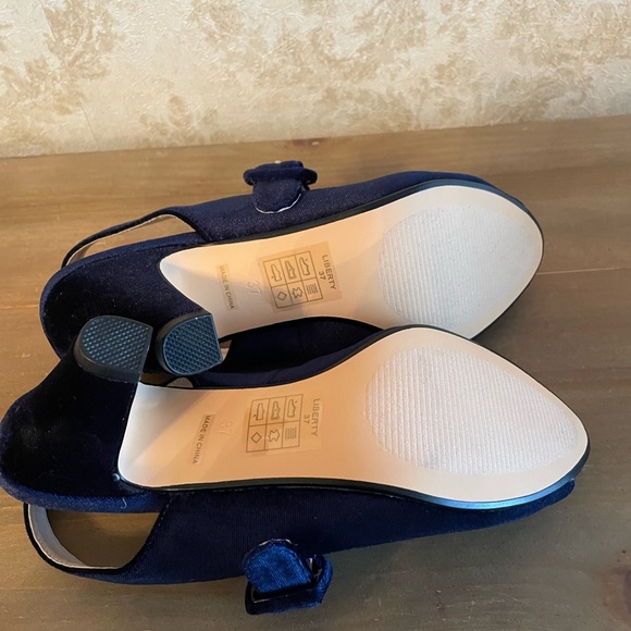 BNWT Chelsea Crew peep toe heels - Picture 6 of 6